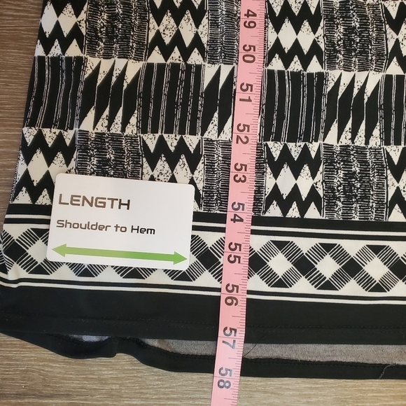 Max Studio Medium Boho Geometric Print Black White V-Neck Sleeveless Maxi Dress - Picture 11 of 13